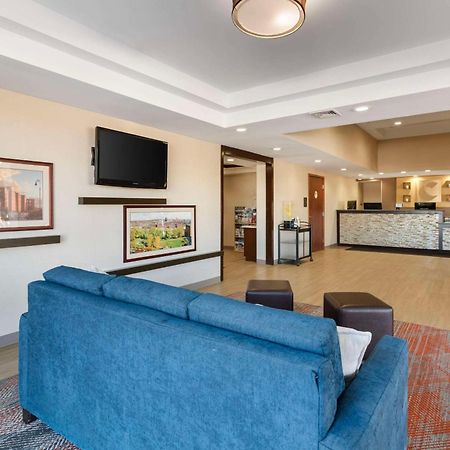Comfort Inn Airport Манчестер Екстер'єр фото