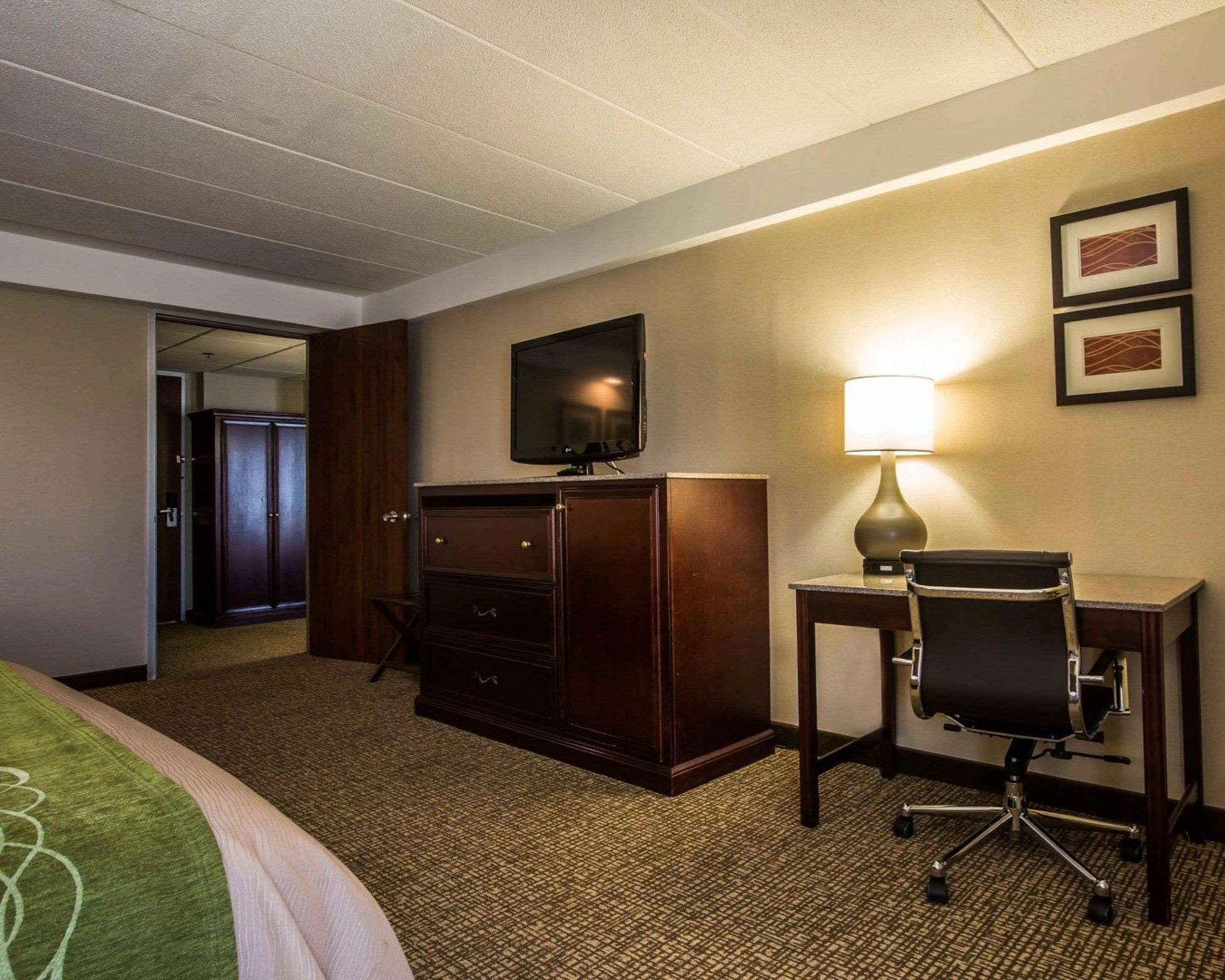 Comfort Inn Airport Манчестер Екстер'єр фото