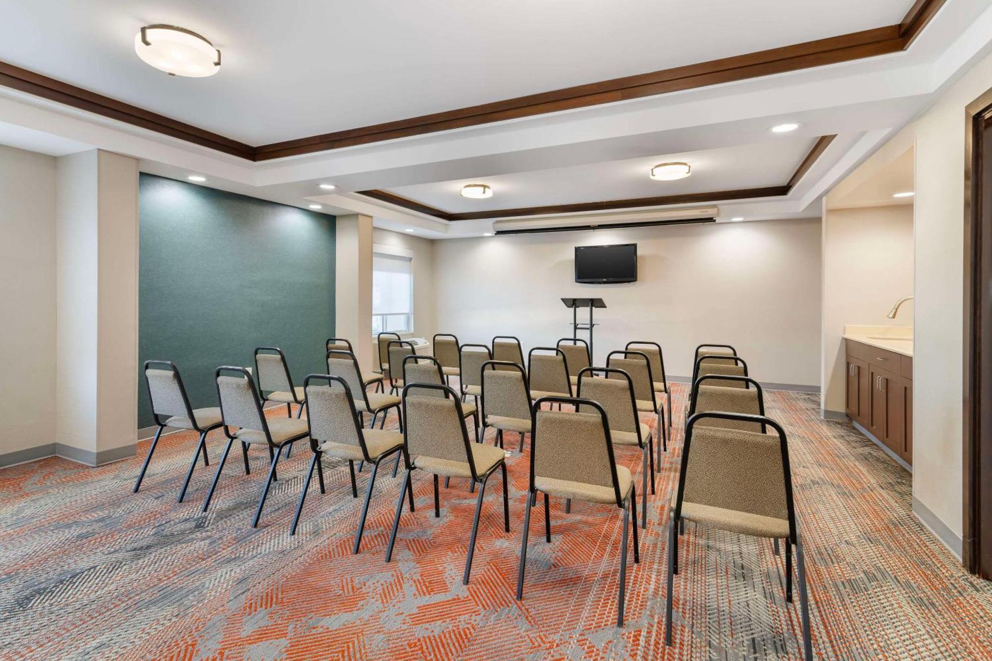 Comfort Inn Airport Манчестер Екстер'єр фото