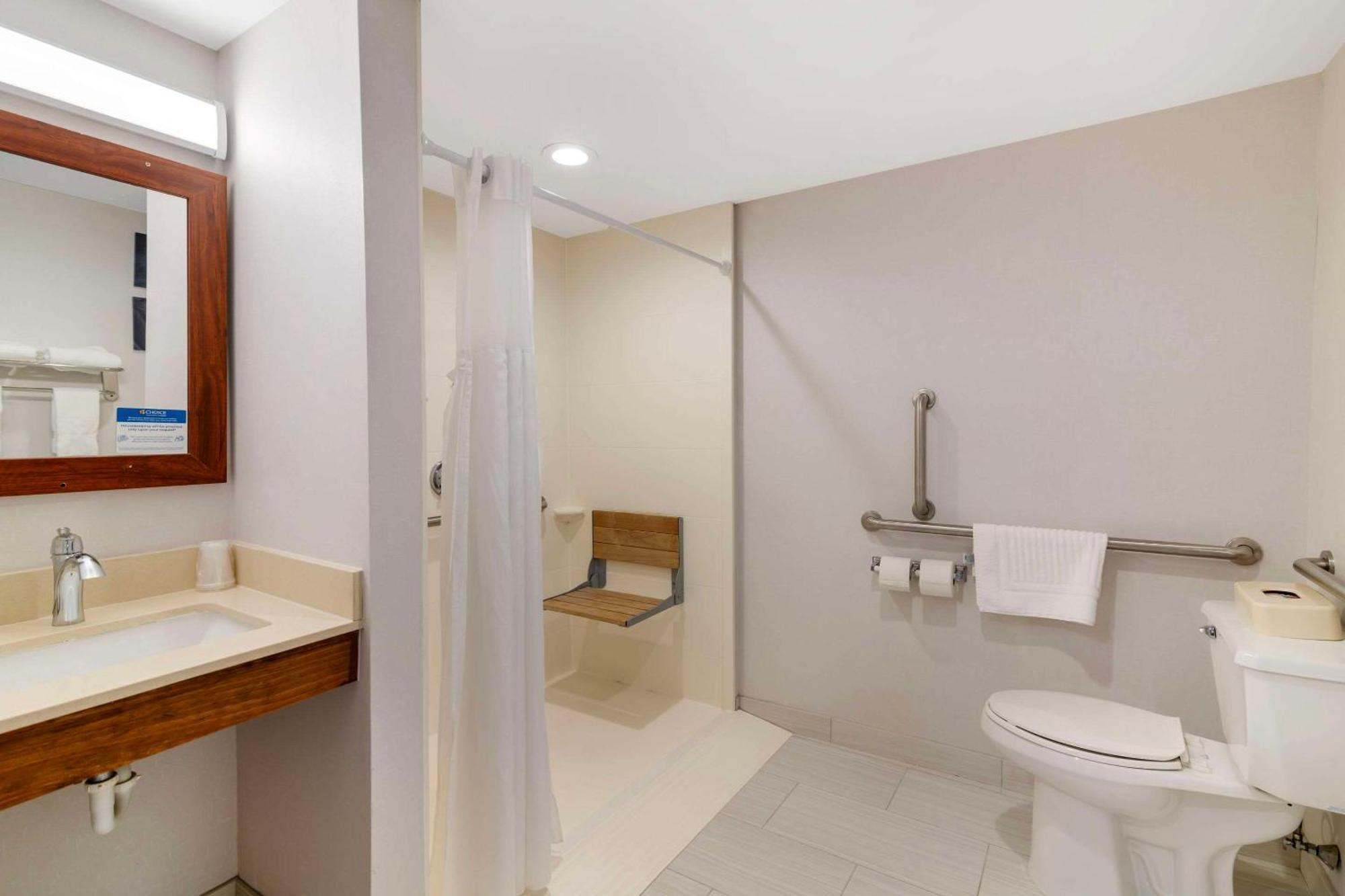 Comfort Inn Airport Манчестер Екстер'єр фото